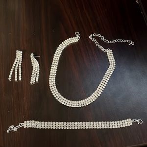 NIB Rhinestone Jewelry Set 😍